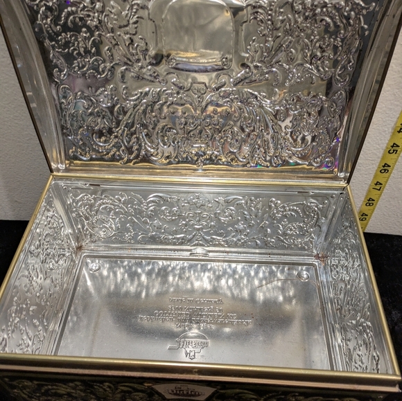 Vintage Metal Decorative Box - Picture 5 of 9